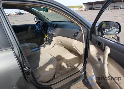 2010 Toyota Highlander из США, поврежденный, VIN 5TDZA3EH1AS001810